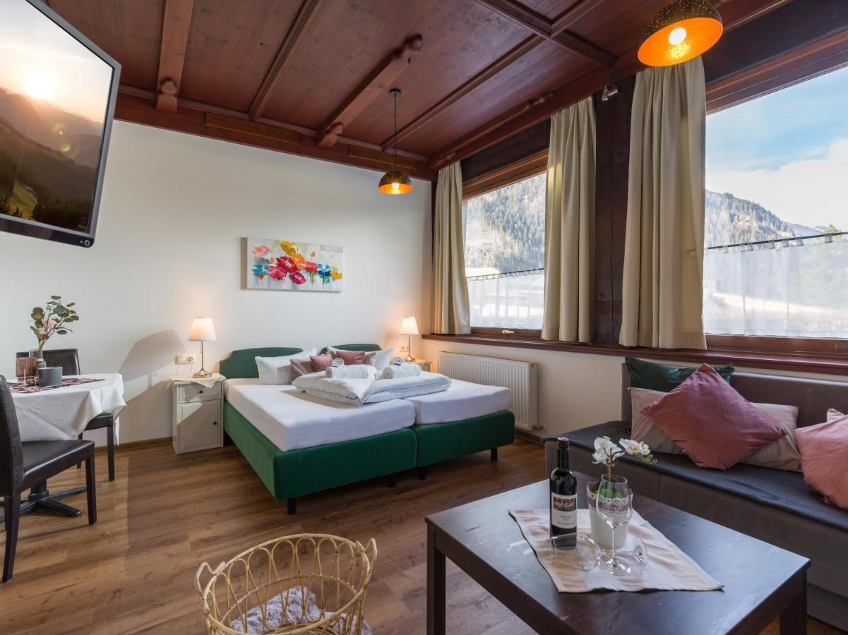 Gasthof Restaurant Waldcafe Майрхофен Экстерьер фото